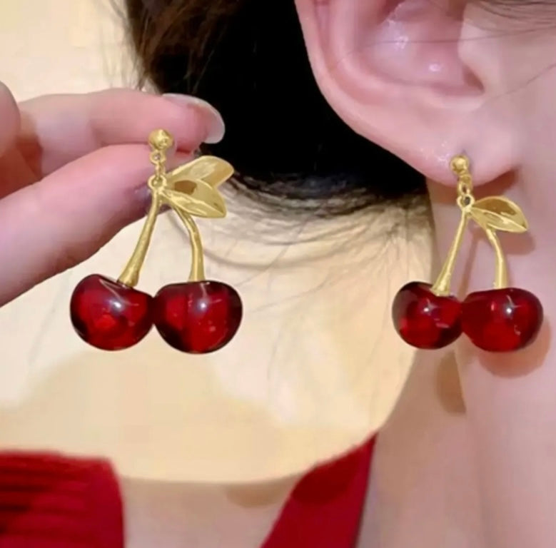 Cherry Küpe