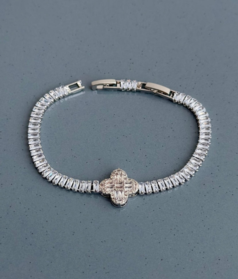 Silver Baget Su Yolu Yonca Taşlı Bileklik | 316L